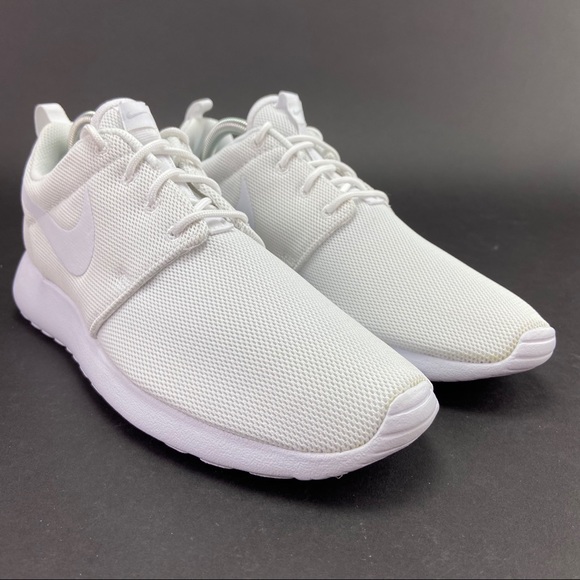 Nike Women's Roshe One White Pure Platinum Shoes - Picture 2 of 10